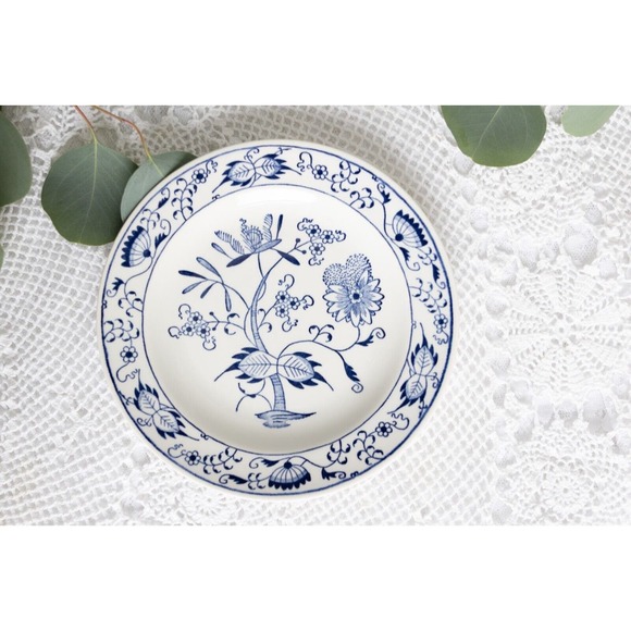 Royal China Other - Vintage Royal China Underglaze USA Doorn Blue Onion plate 7.25 inches